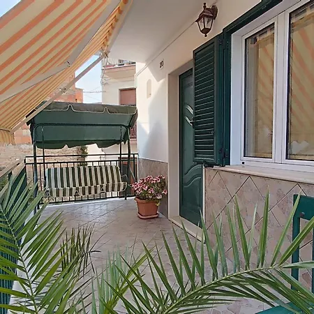 La Veranda Del Melograno - شقة بيستيشي